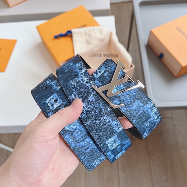 ルイヴィトンベルト正面デザイン